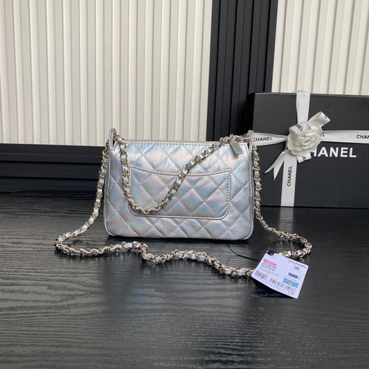 CC 25C Clutch With Strap 21cm Silver Metalic Calfskin