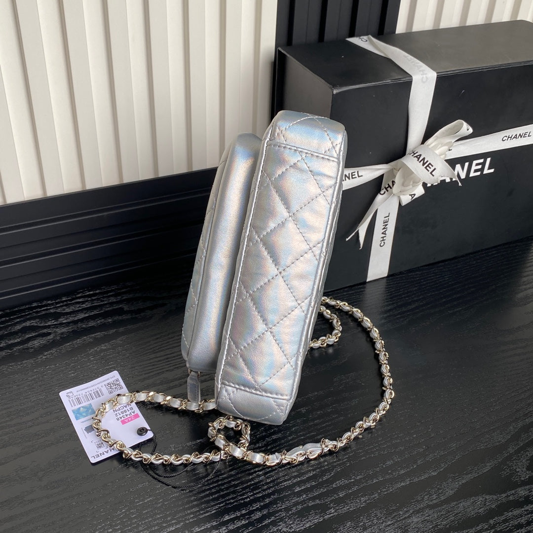 CC 25C Clutch With Strap 21cm Silver Metalic Calfskin