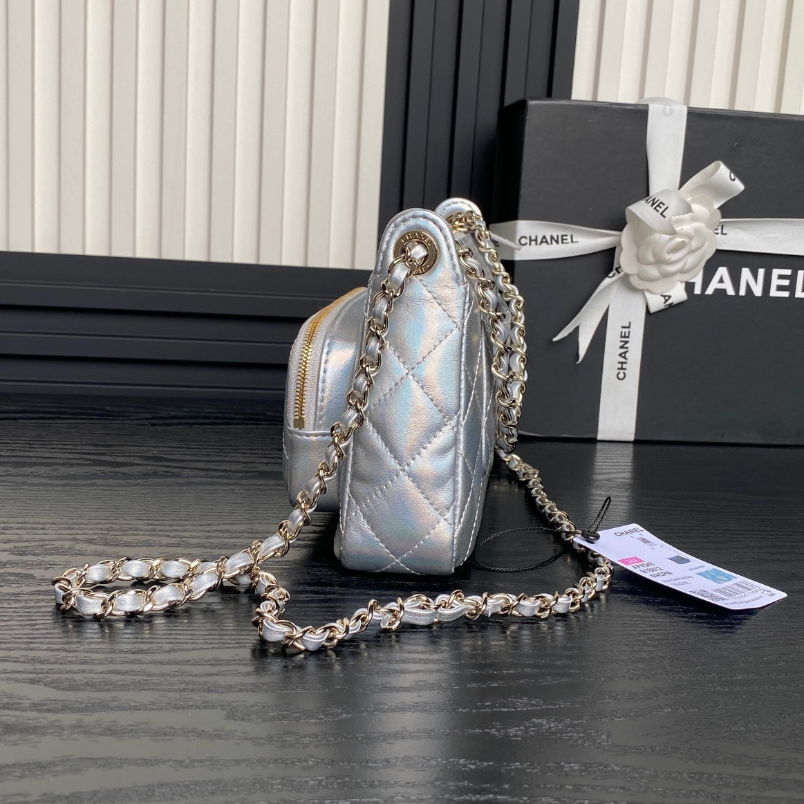 CC 25C Clutch With Strap 21cm Silver Metalic Calfskin