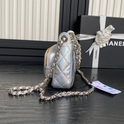 CC 25C Clutch With Strap 21cm Silver Metalic Calfskin