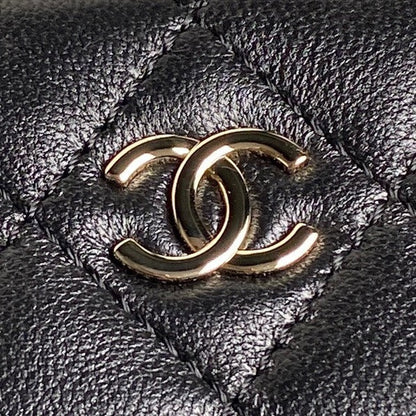 CC 25C Clutch With Strap 21cm Black Calfskin