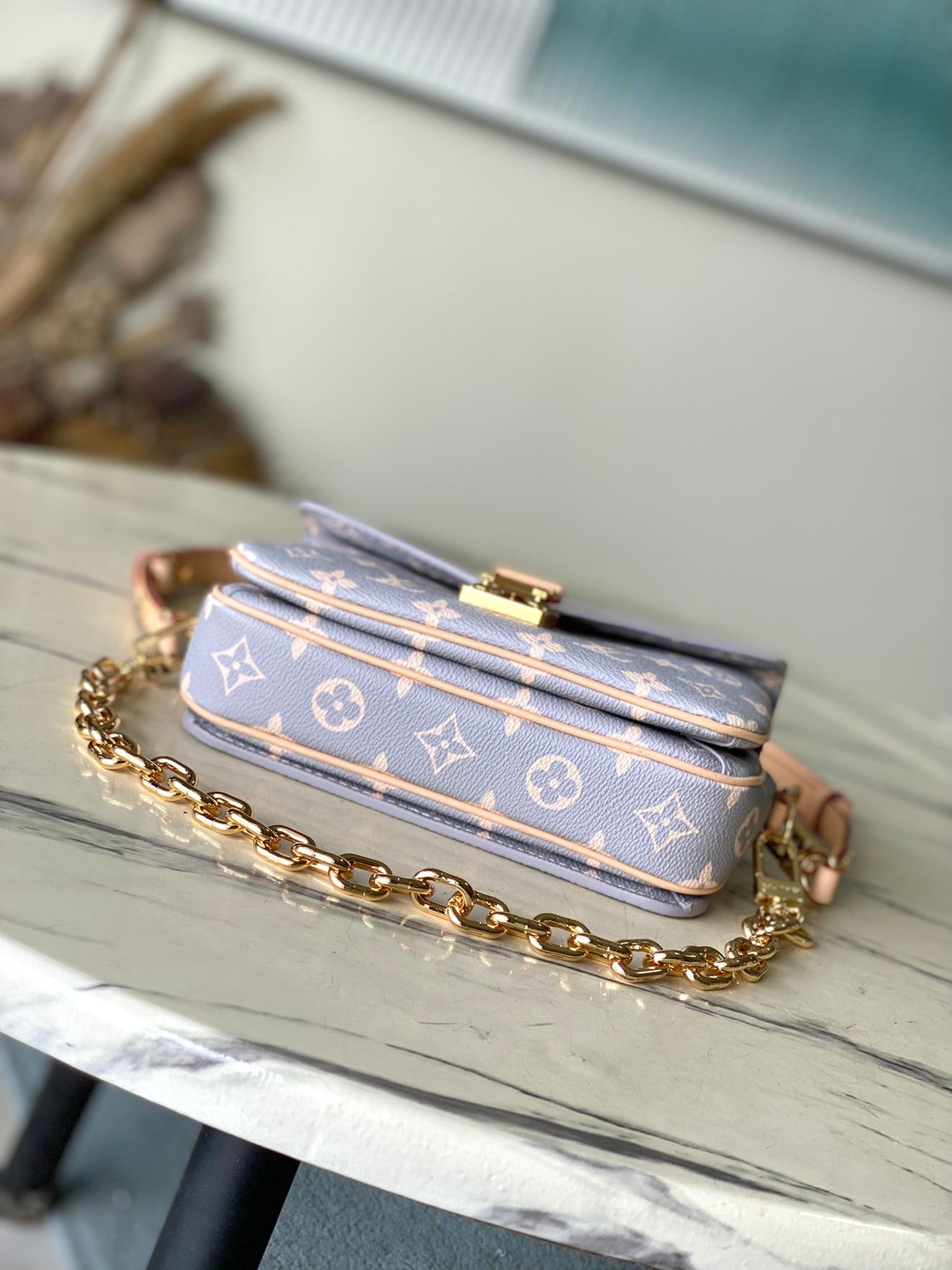 POCHETTE M¨¦TIS EAST WEST 21 IN GRAY CREAM MONOGRAM TRIANON CANVAS GOLD HARDWARE