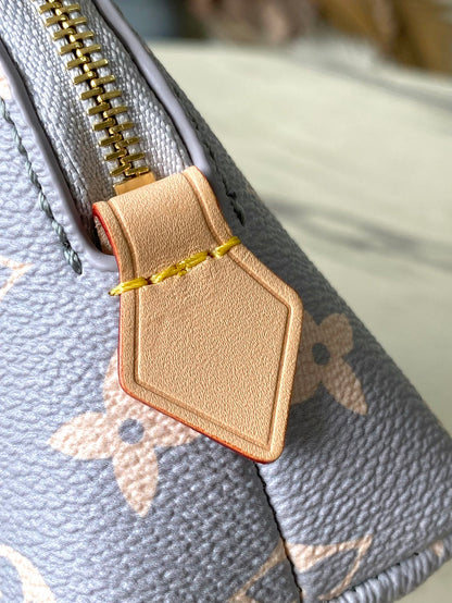 POCHETTE COSM¨¦TIQUE PM 19 IN GRAY CREAM MONOGRAM TRIANON CANVAS