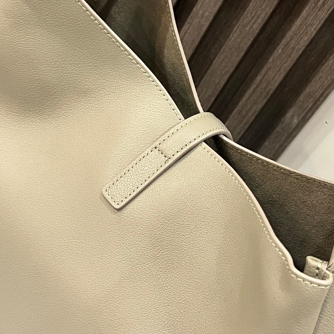 le 5a7 large 30cm grey calfskin