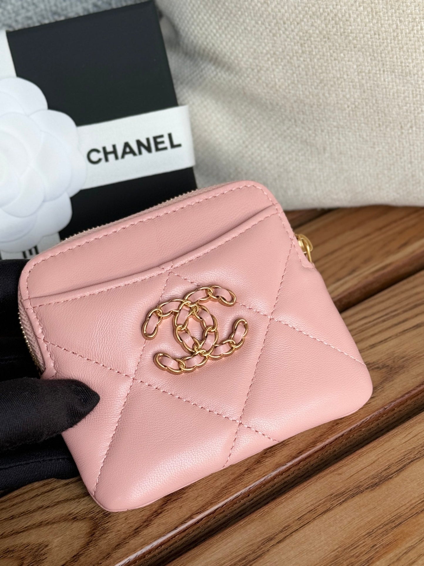 cc 19 zipped coin purse 11cm pink lambskin gold hardware