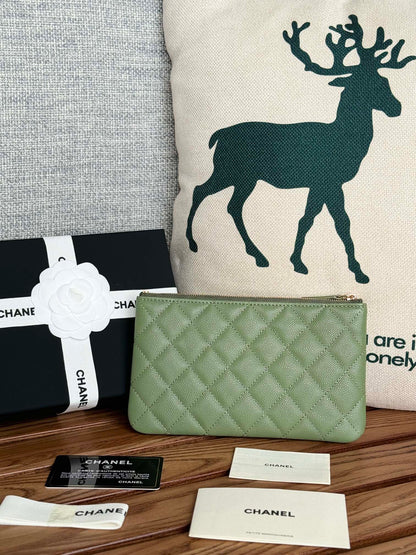 cc zipped wallet 20cm green quilted caviar gold hardware