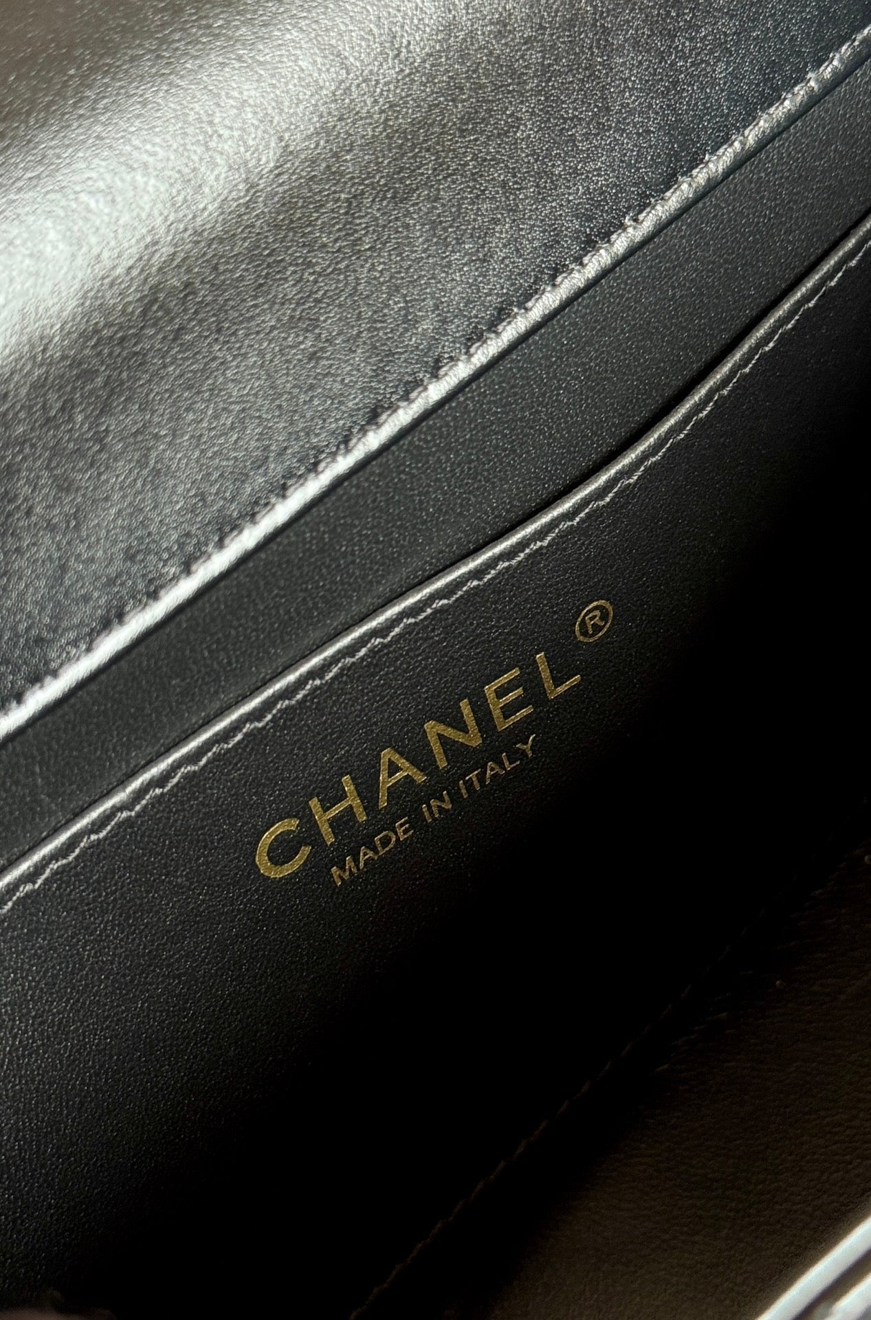 Mini Flap 22cm Black Lambskin Gold Hardware