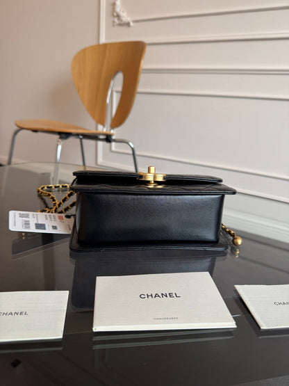 Mini Flap 19cm Black Lambskin Gold Hardware