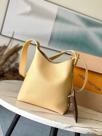 LOW KEY HOBO PM 28 IN URBAN YELLOW CALFSKIN GOLD BUCKLE