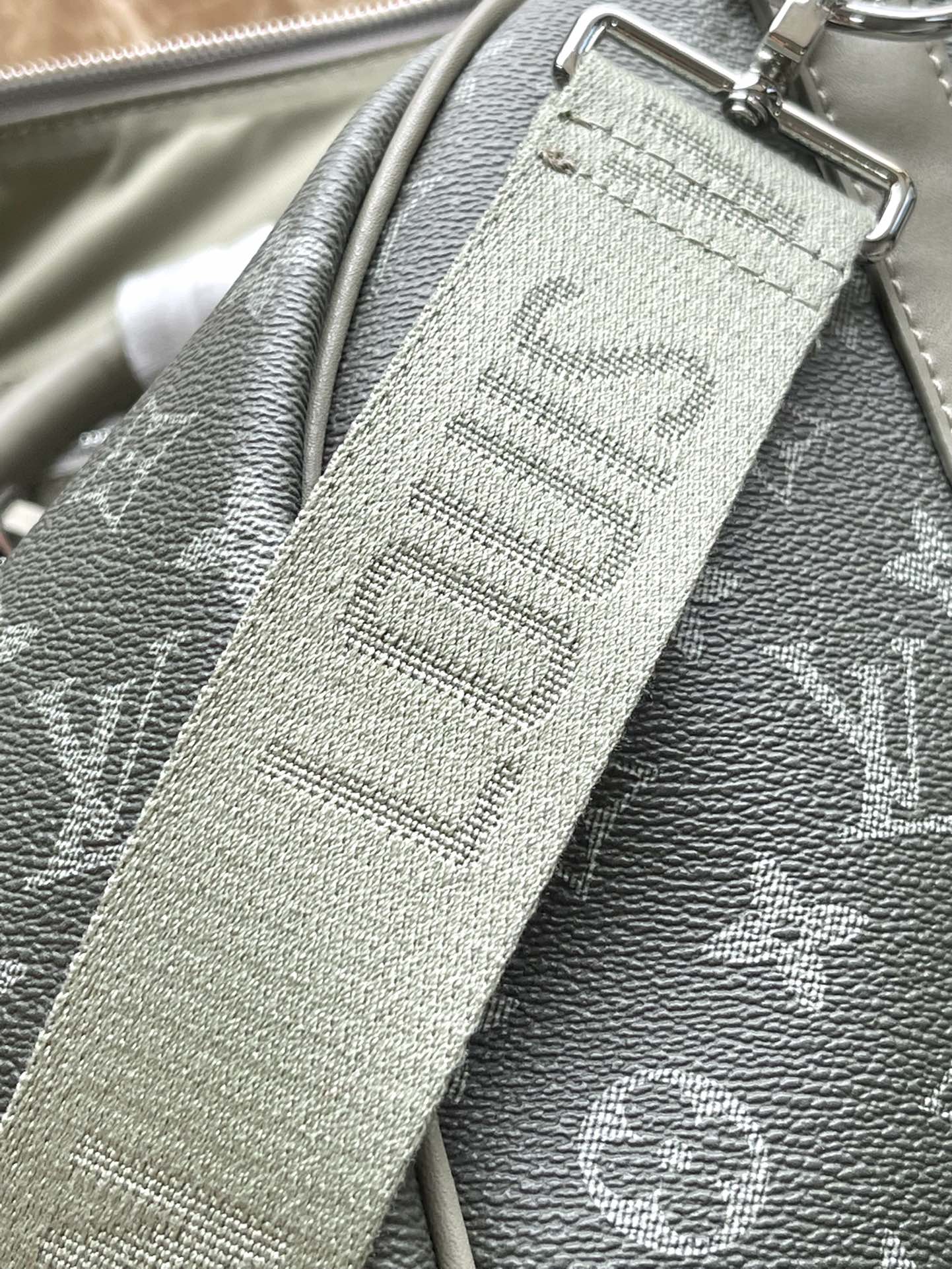 KEEPALL BANDOULI¨¨RE 45 IN GRAY MONOGRAM GRADIENT CANVAS