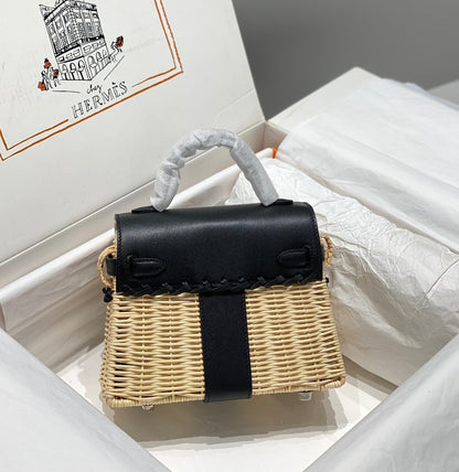 HM KELLY 22 PICNIC BLACK BAMBOO AND RATTAN