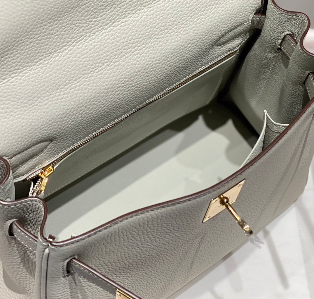 HM KELLY 28CM LIGHT GREY TOGO GOLD HARDWARE