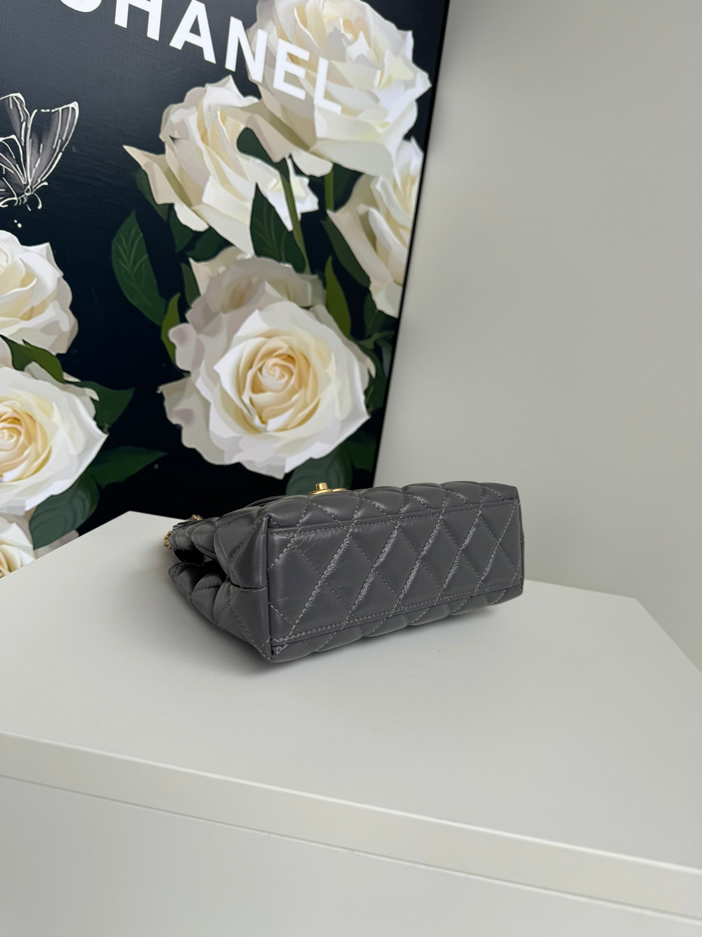 cc 24a nano 19cm kelly shopper bag smoke gray lambskin