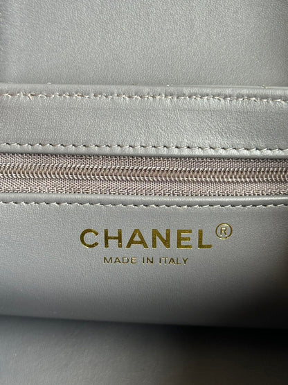 cc 24a nano 19cm kelly shopper bag smoke gray lambskin