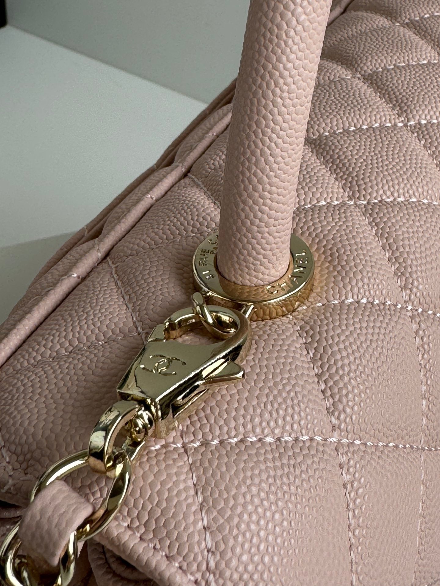 coco handle medium 29cm pink quilted caviar leather gold hardware