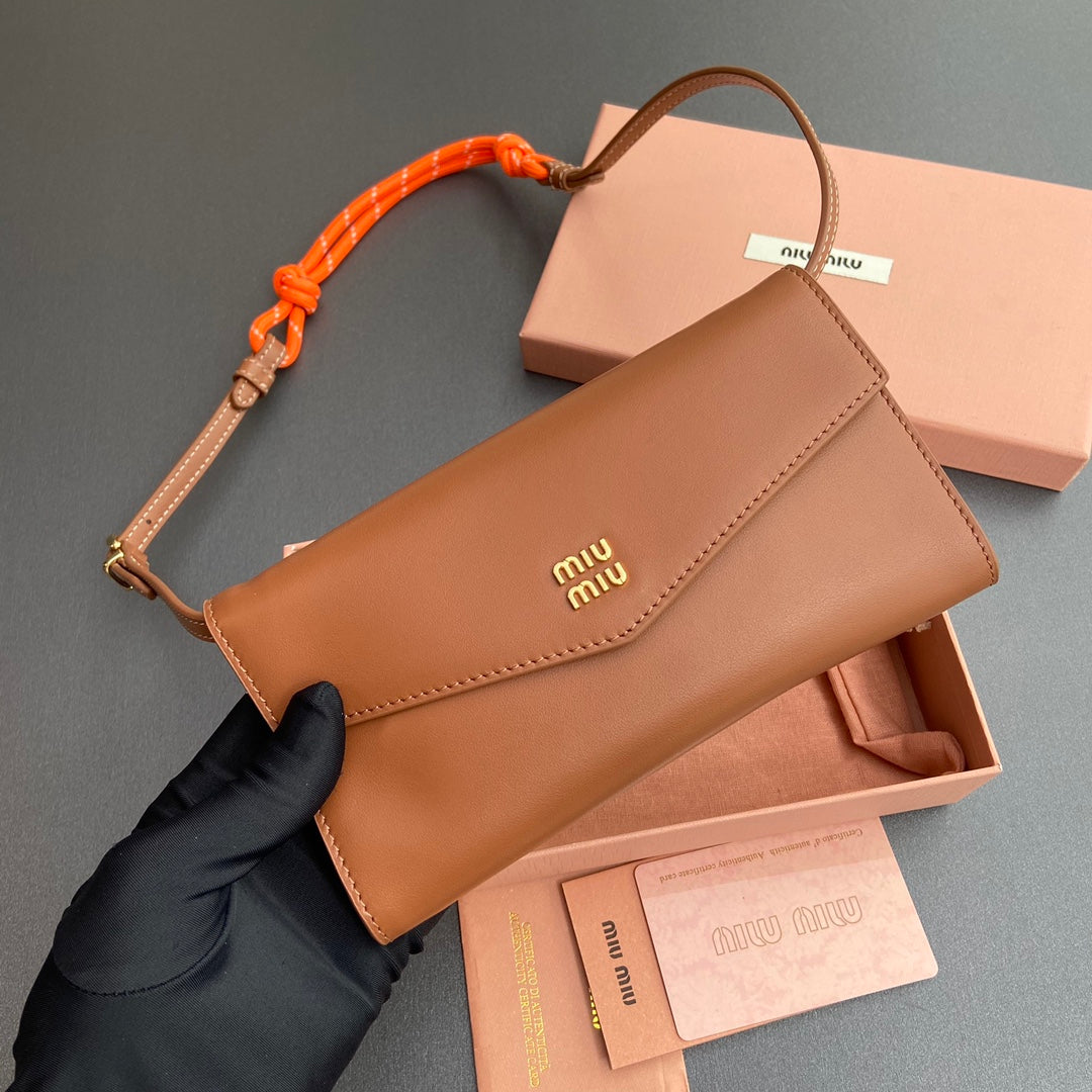 Miu Logo Wallet On A Chain 19 Lettering Cognac Calfskin 240409