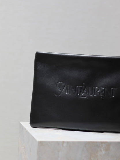 POUCH 30 IN BLACK CALFSKIN WITH EMBOSSED LOGO