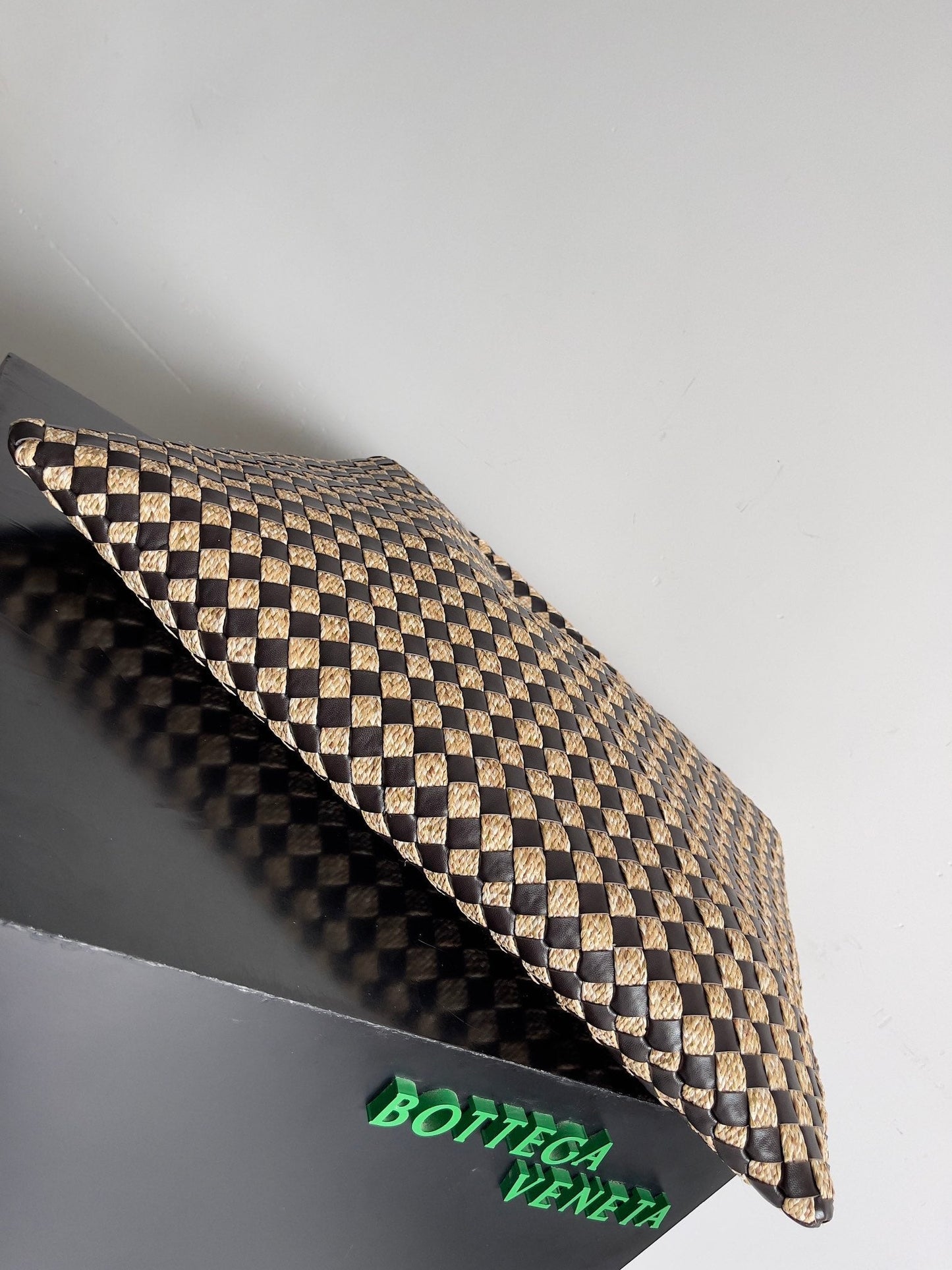 BV Large Hop 54 Chocolate Cowhide Mix Beige Raffia 209070