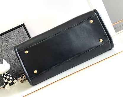 CC MEDIUM DEAUVILLE TOTE BAG 33CM BLACK CALFSKIN GHW