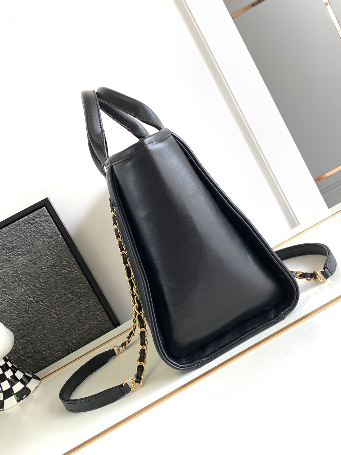 CC MEDIUM DEAUVILLE TOTE BAG 33CM BLACK CALFSKIN GHW