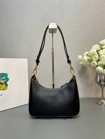 HOBO BAG 23 IN BLACK SMOOTH NAPPA LAMBSKIN GOLD HARDWARE