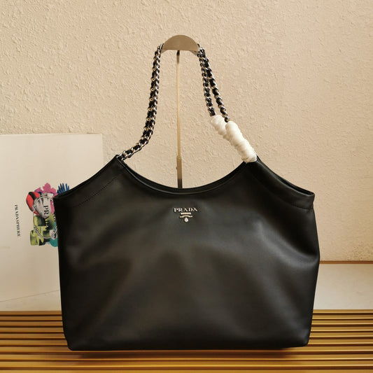 CHAIN TOTE 39 SOFT BLACK CALFSKIN SILVER HARDWARE