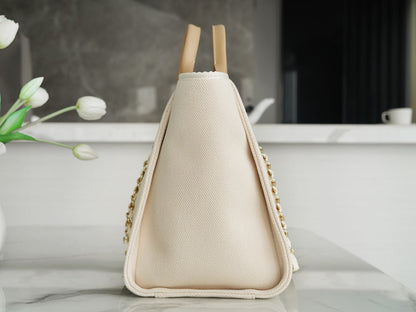 CC LARGE TOTE 39 LIGHT BEIGE CANVAS PEARL LOGO