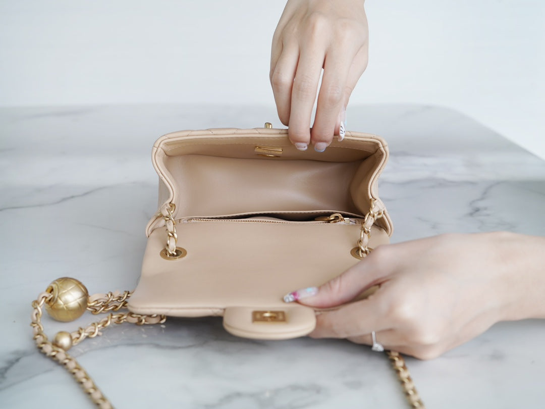 CLASSIC FLAP 17 MINI SQUARE LIGHT BEIGE LAMBSKIN GHW