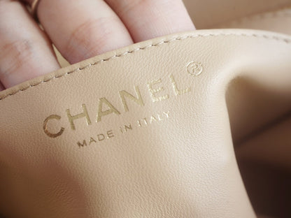 CLASSIC FLAP 17 MINI SQUARE LIGHT BEIGE LAMBSKIN GHW