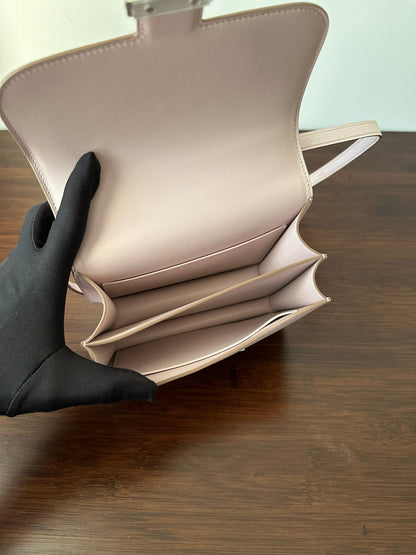 CONSTANCE 18 LIGHT PINK CHEVRE SILVER HARDWARE