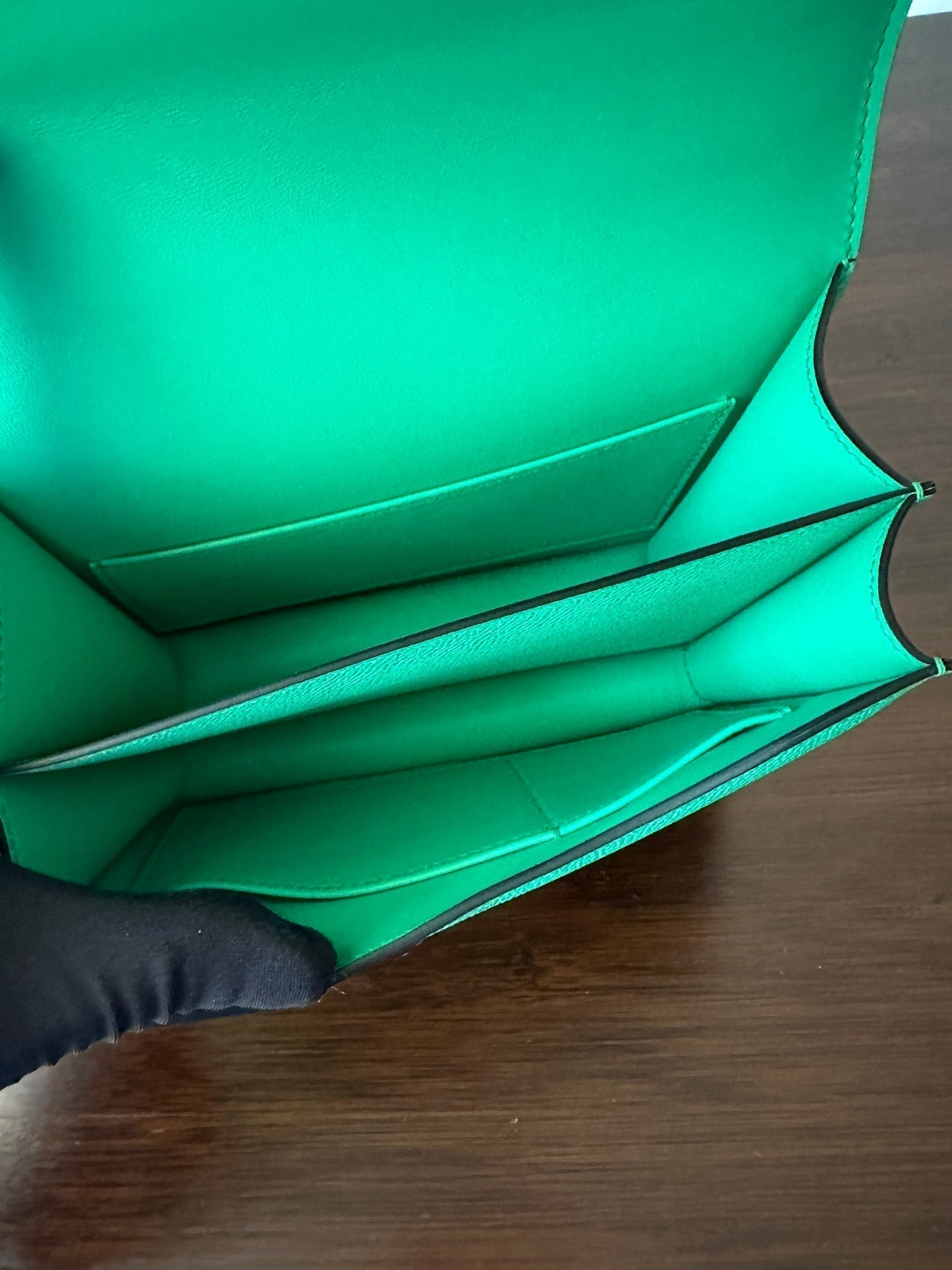 CONSTANCE 18 MINT EPSOM SILVER HARDWARE