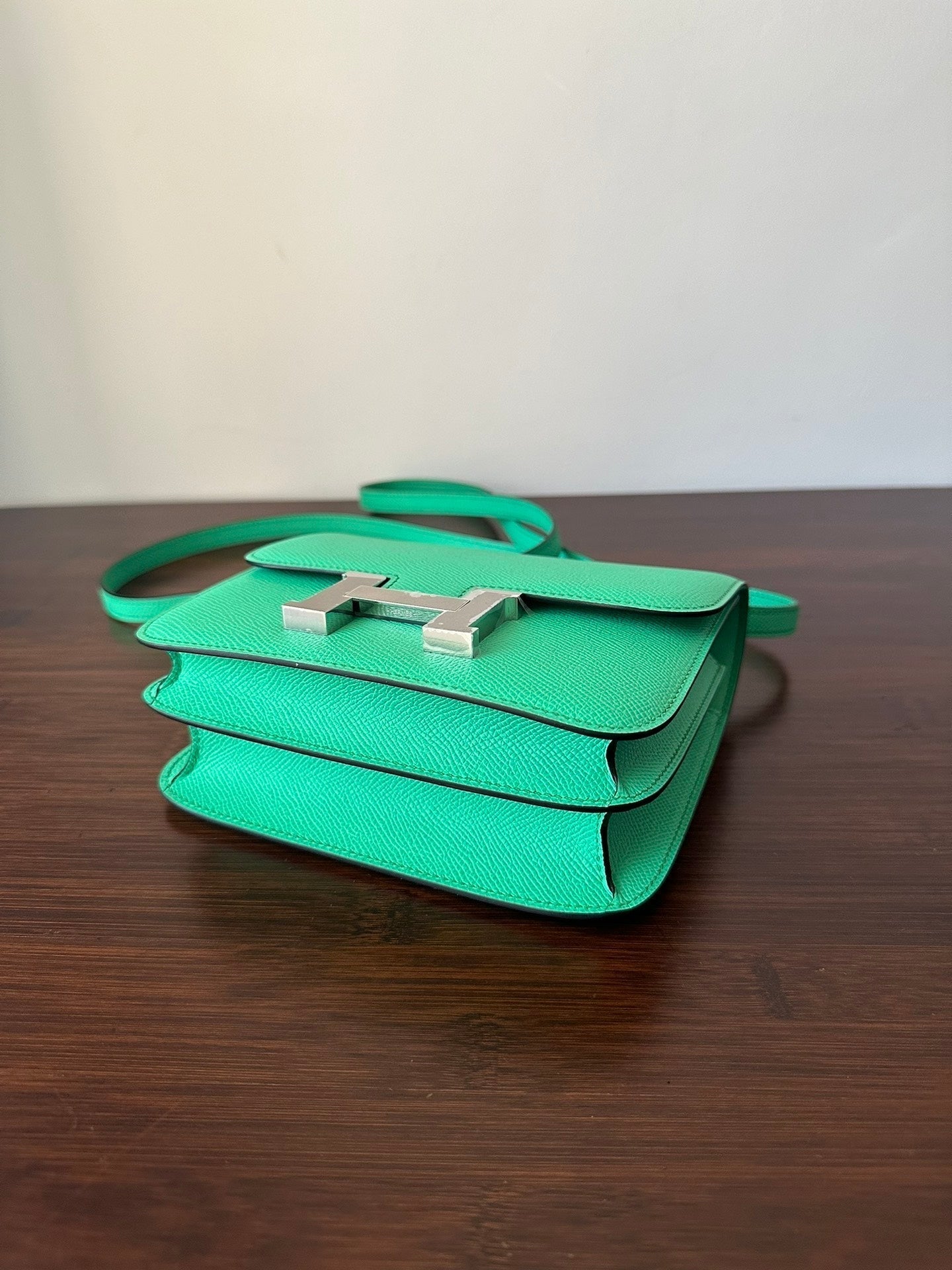 CONSTANCE 18 MINT EPSOM SILVER HARDWARE