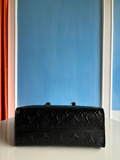 LV SS25 OntheGo Bold 25cm Black Calfskin