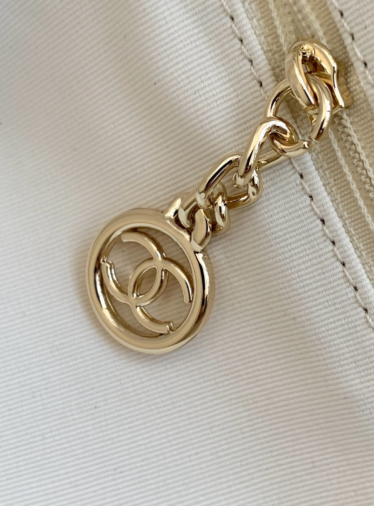 CC 25C ToTe Bag Beige Light Tan Canvas Fabric 238508