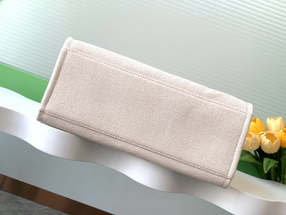 CC 25C ToTe Bag Beige Light Tan Canvas Fabric 238508