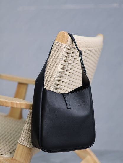 le 5a7 small 23cm black calfskin silver hardware