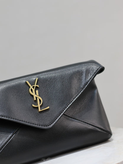 ENVELOPE CLUTCH 21 IN BLACK CALFSKIN