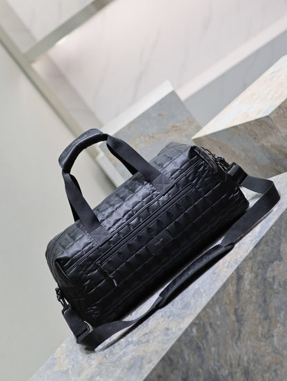 TRAVEL TOTE BAG 50 IN BLACK PLAID NYLON