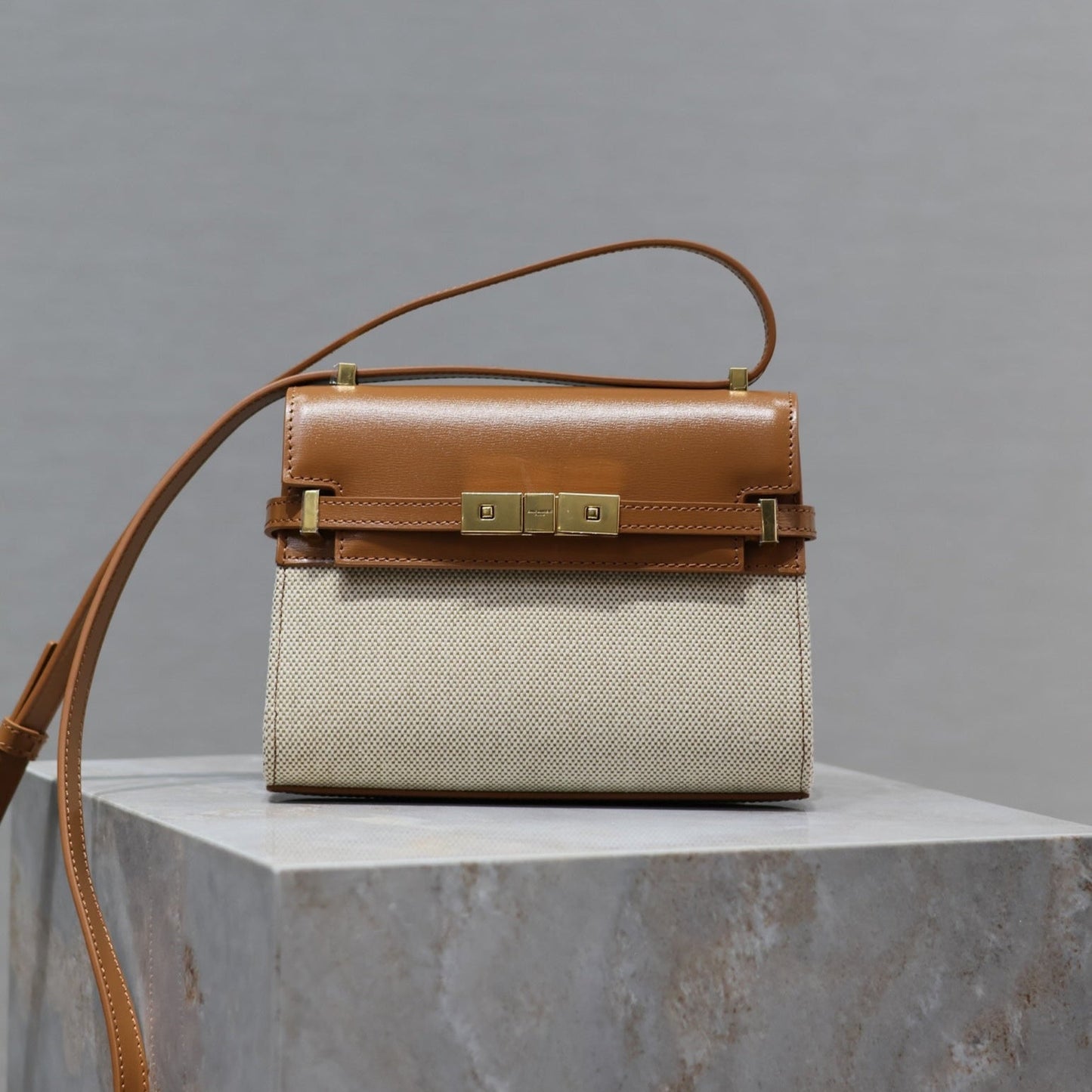 MANHATTAN MINI 19 IN WHITE CANVAS AND BROWN LAMBSKIN GOLD BUCKLE