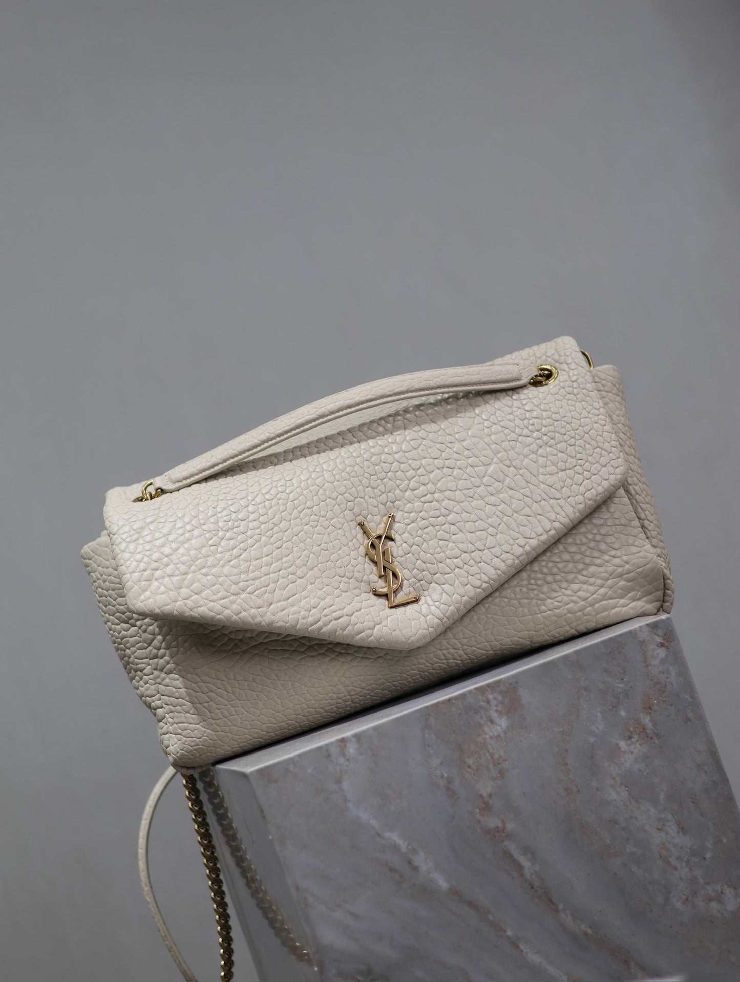 CALYPSO BAG 35 IN WHITE LAMBSKIN GOLD HARDWARE