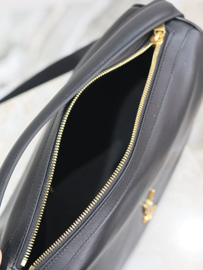 CAMERA SUPPLE BAG 28 IN BLACK SMOOTH LAMBSKIN GOLD HARDWARE