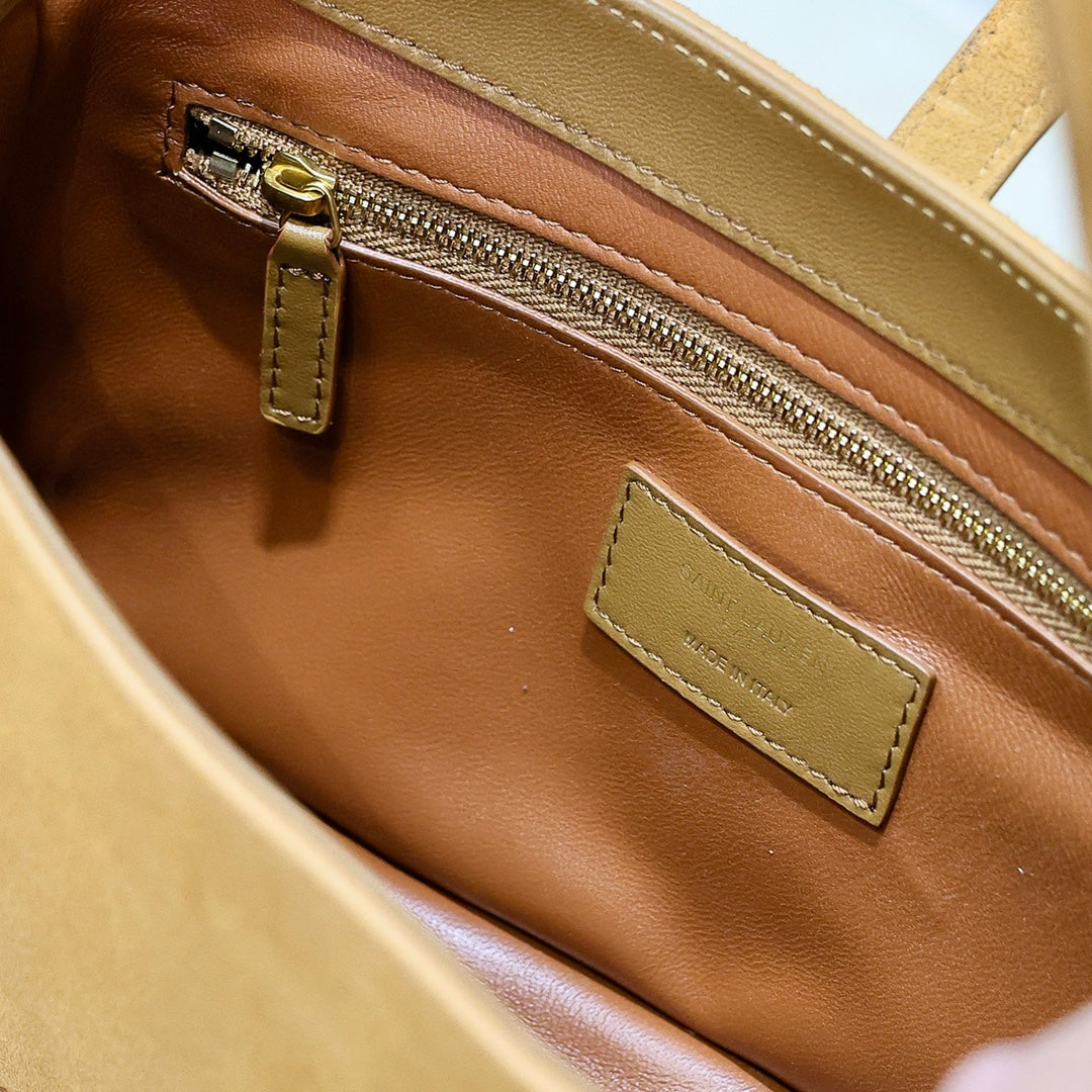 LE 5 À 7 BAG  25 IN BRONZE BROWN SUEDE COPPER LOGO