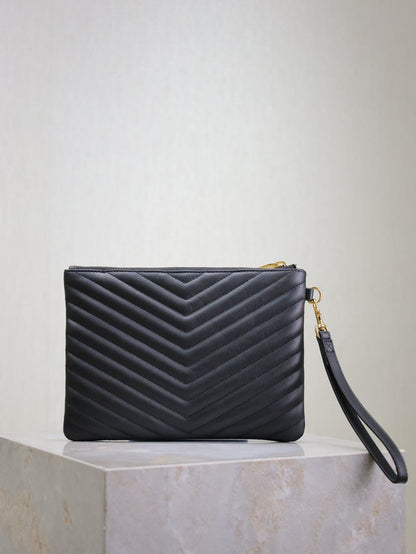 CLUTCH 24 IN BLACK QUILTED CALFSKIN GOLD BUCKLE