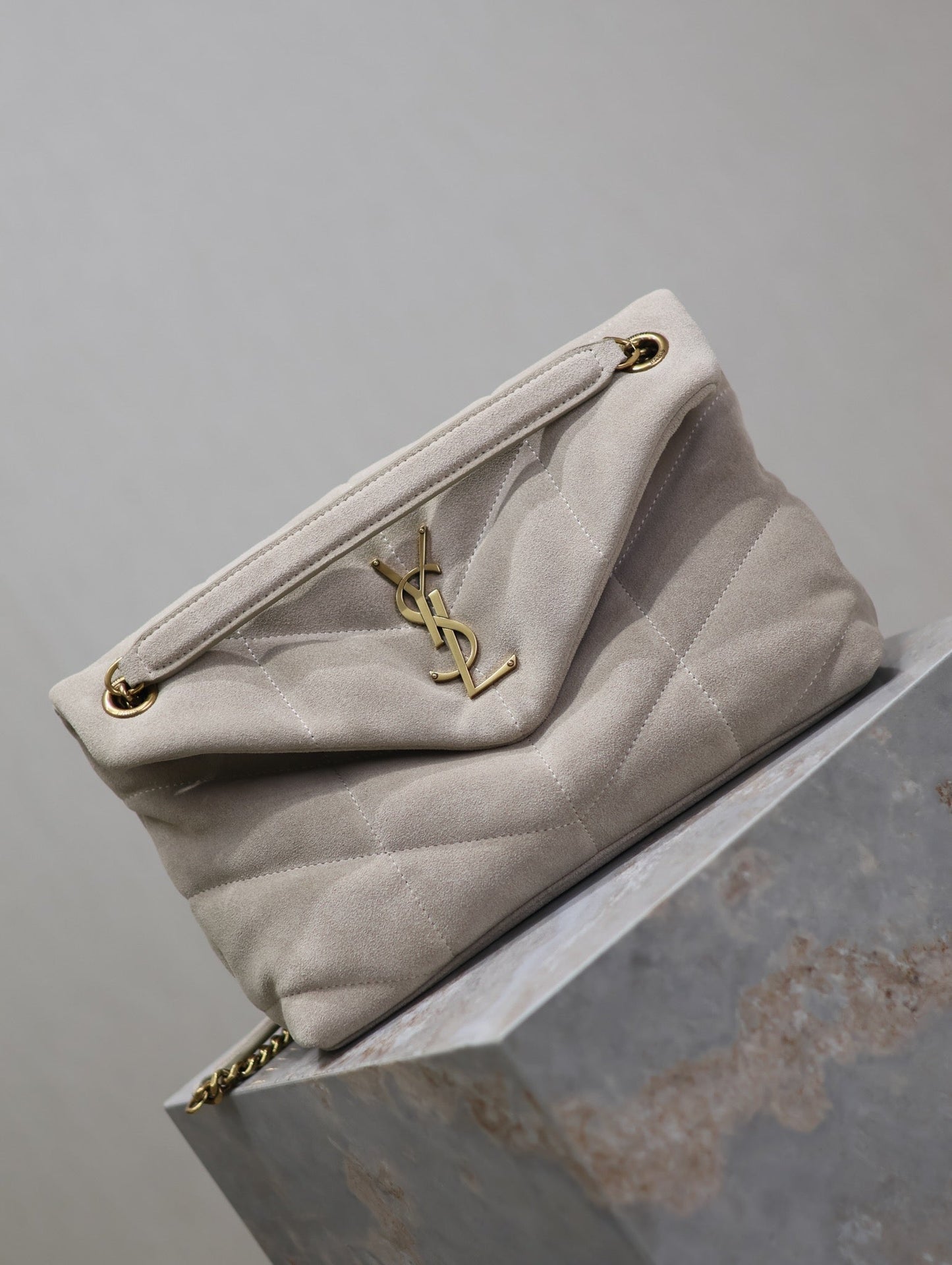 PUFFER BAG 29 IN OYSTER TAN SUEDE GOLD HARDWARE
