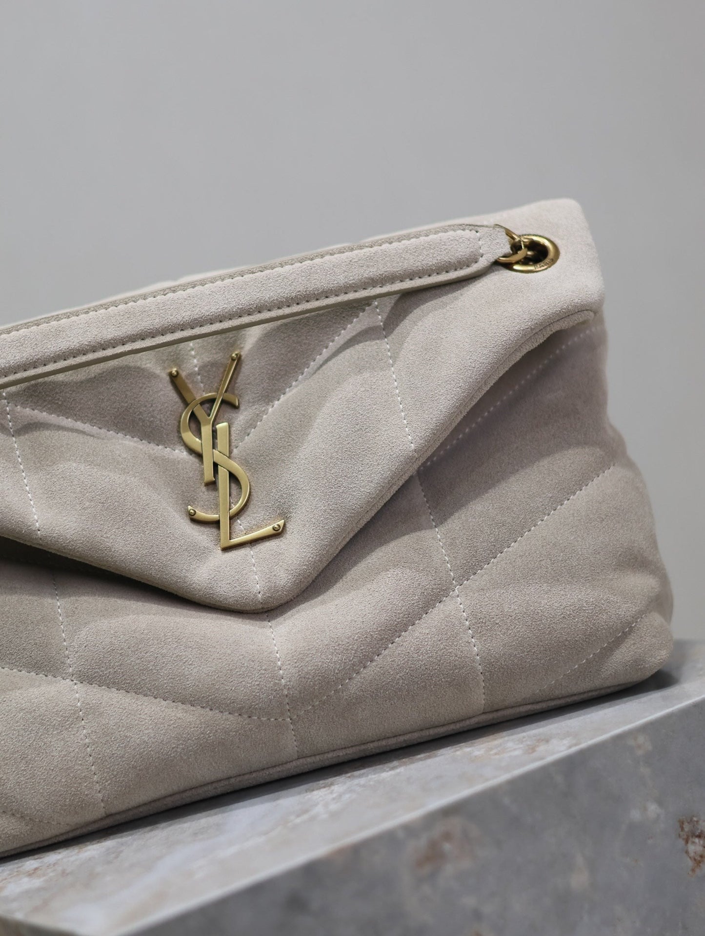 PUFFER BAG 29 IN OYSTER TAN SUEDE GOLD HARDWARE