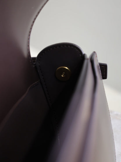 VOLTAIRE 24 IN BRUNETTE BROWN CALFSKIN