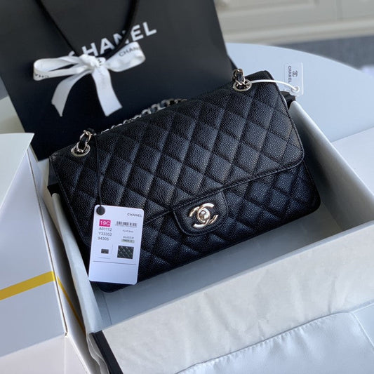 MEDIUM FLAP BAG 25CM BLACK CAVIAR SILVER HARDWARE