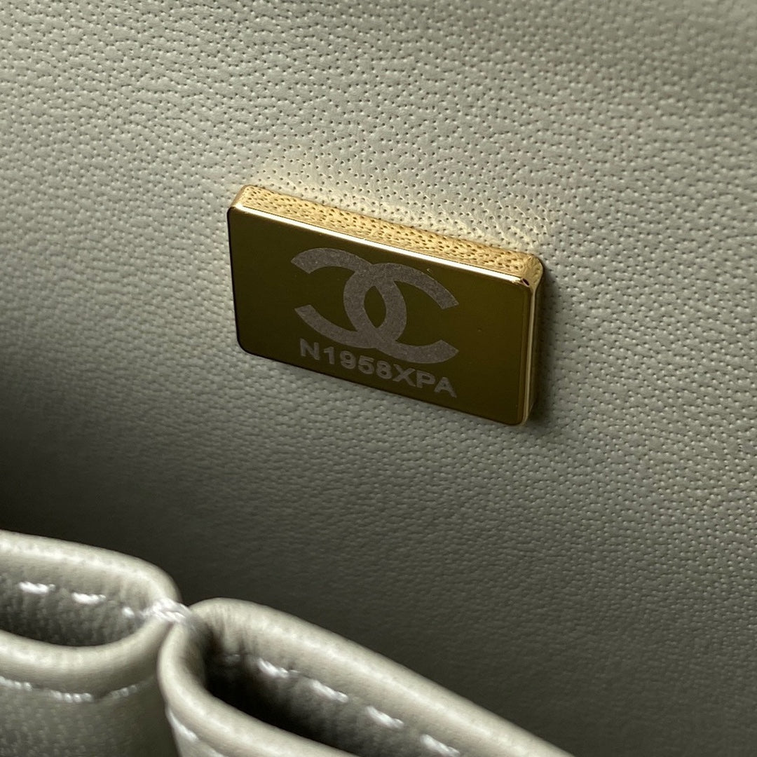 Medium Classic Flap Bag 23cm Light Grey Lambskin Gold Hardware