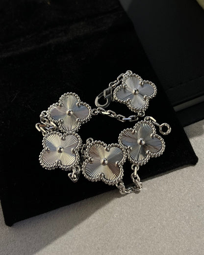 DIANA CLOVER SILVER 5 MOTIFS BRACELET
